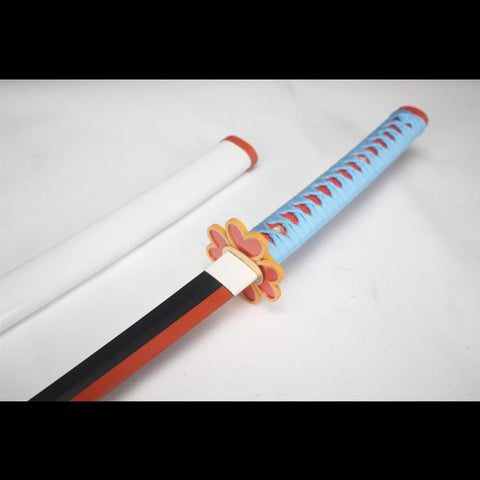 Traditional swordsmith craftsmanship on Mitsuri Kanroji katana