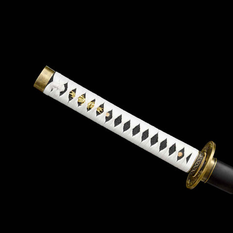 Detailed view of tsuka handle with genuine rayskin and white silk ito wrapping on Vergil Yamato Katana